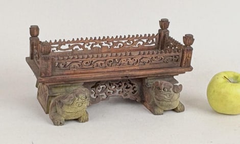 Chinese Carved Lion Base Display Stand