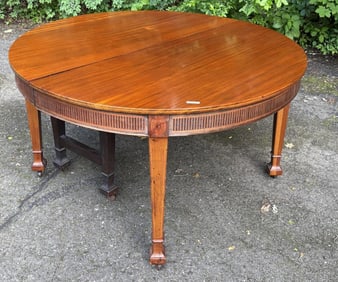 Federal Style Inlaid Mahogany Round Dining Table