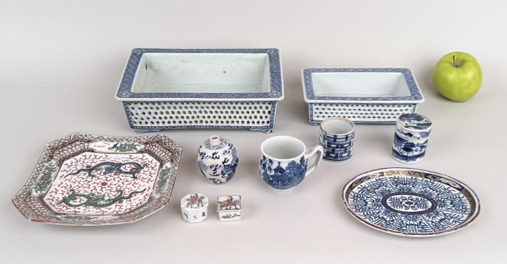 Group Chinese Porcelain Articles (1 of 15)