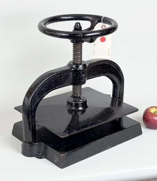 Vintage Black Painted Cast Iron & Steel Book Press (1 of 8)