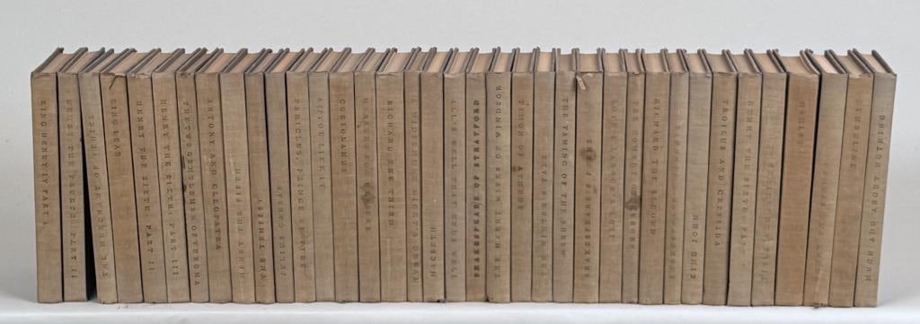 The Yale Shakespeare Thirty-Seven Volumes: from a total of forty volumes. Largest: 6 3/4" high, 4 1/2" wide. Soiling and wear, as found.