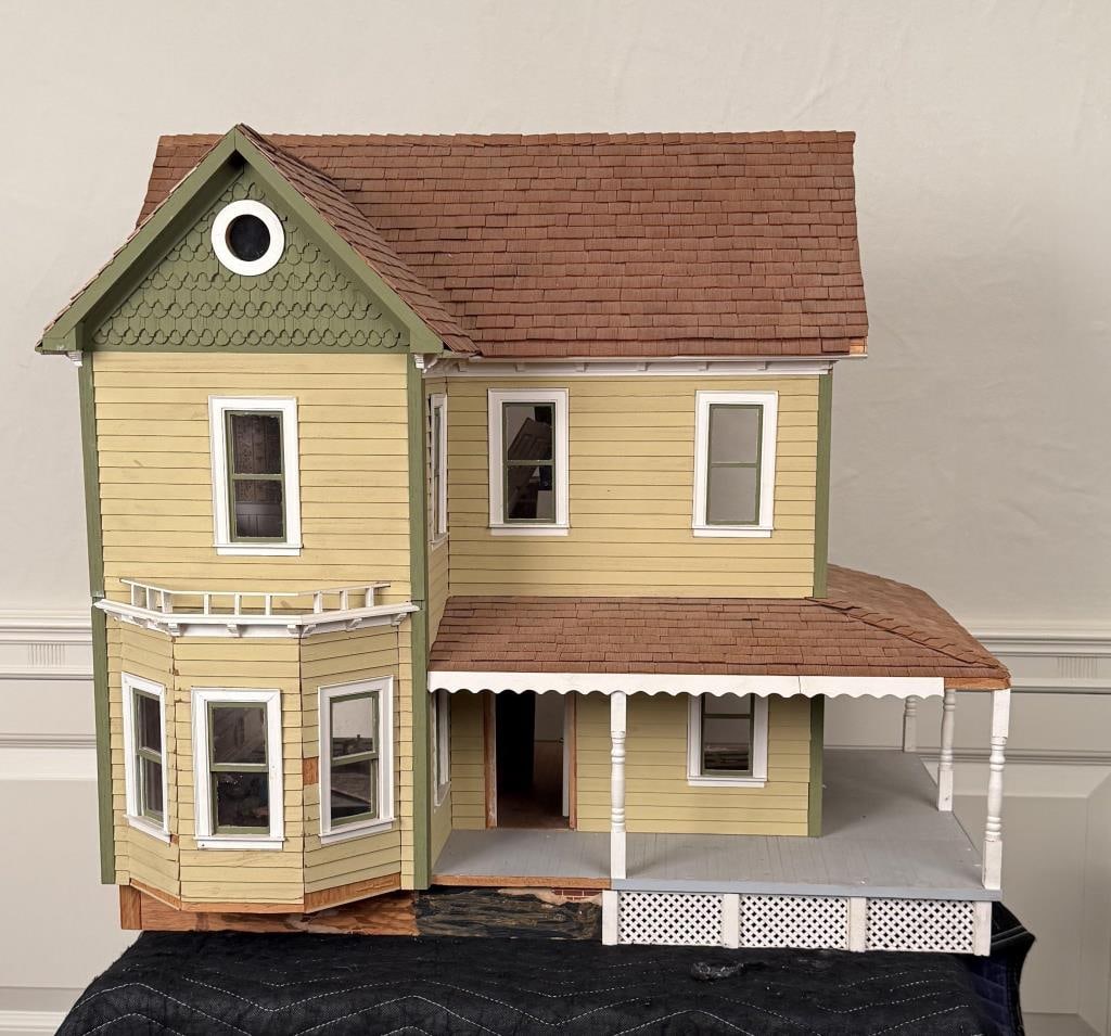 Victorian Style Architectural Doll House (1 of 7)