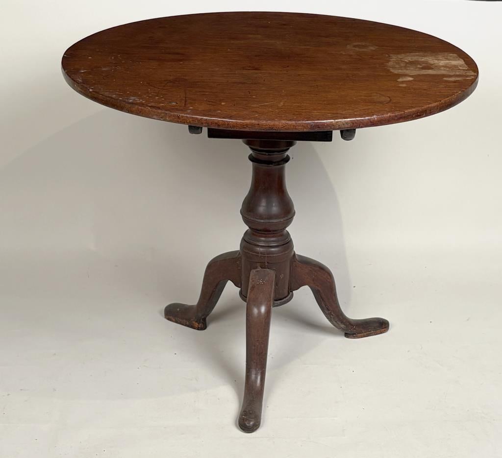 George II Round Tip Top Tea Table (1 of 7)