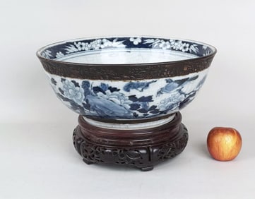 Large Chinese Blue & White Porcelain Bowl/Stand