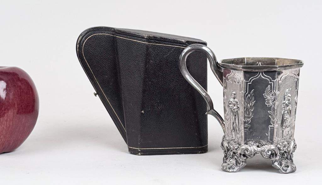 Cased English Sterling Christening Mug (1 of 14)