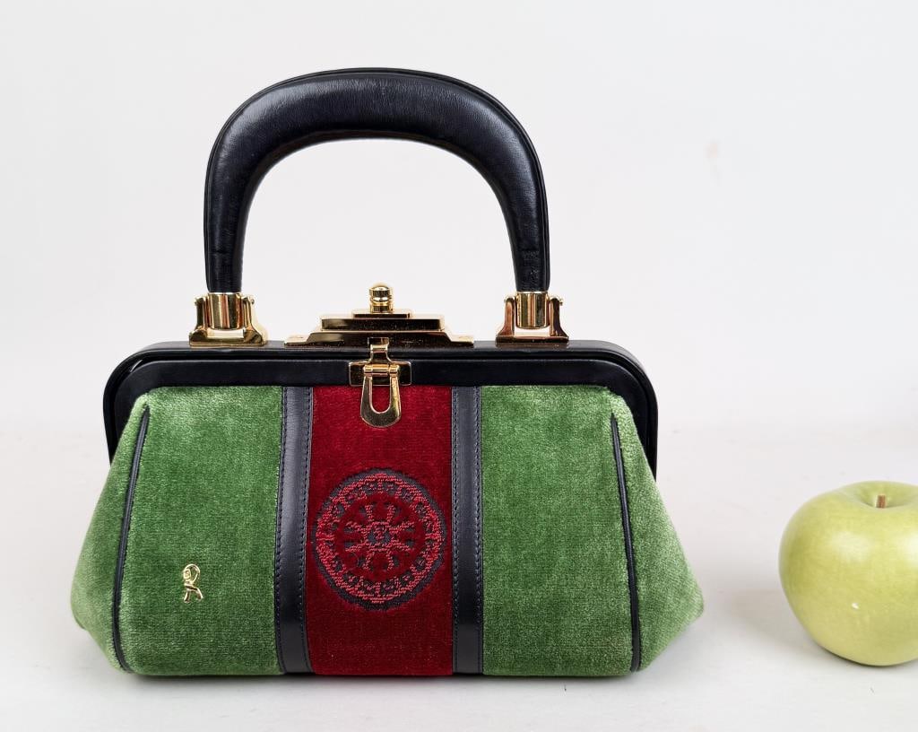 Roberta De Camerino Velvet Handbag (1 of 10)