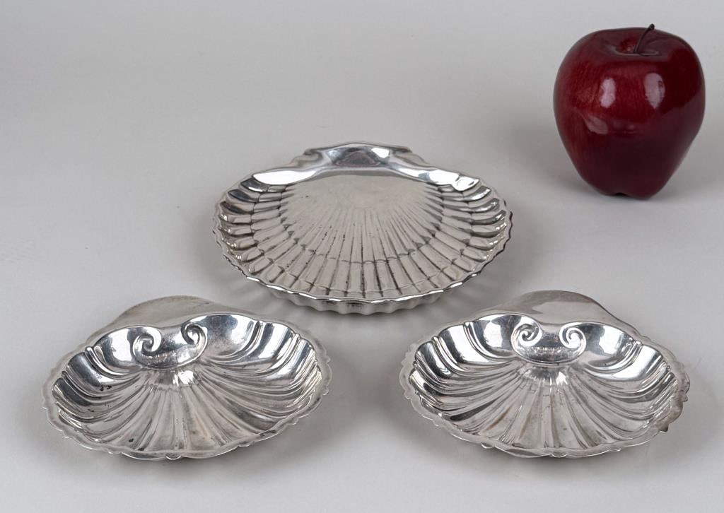 Three Sterling Shell Form Dishes (1 of 3)
