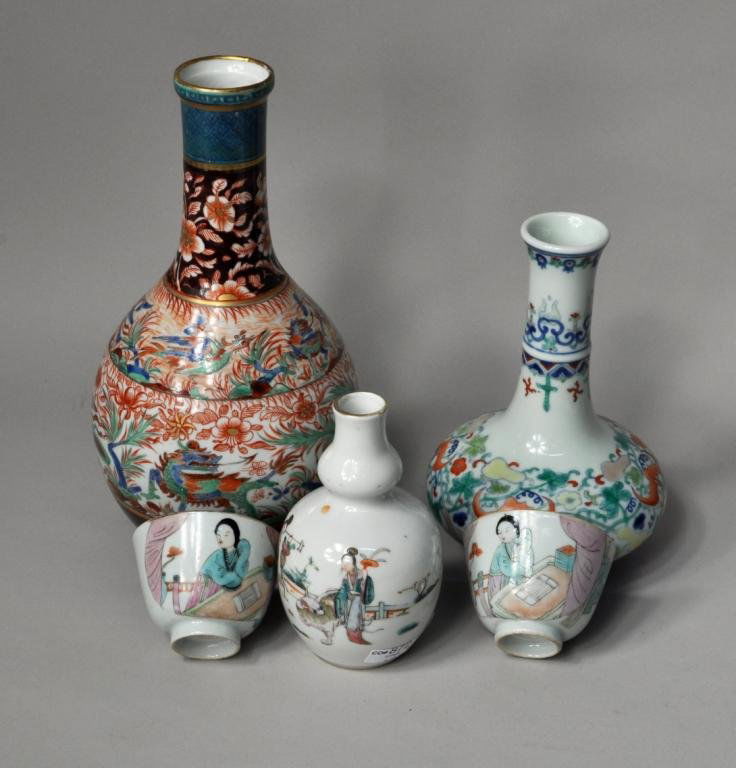 Five Asian Porcelain Items: Five Asian porcelain items, 19th/20th C., comprising: a pair of tea bowls and double gourd vase, stamped on bases with red character marks, a Japanese Kutani vase and a Chinese vase with gourd and bat