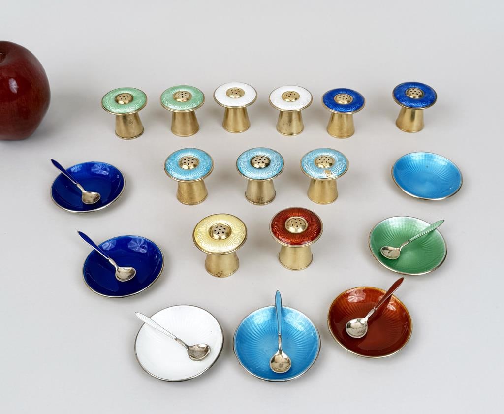 Group Norwegian Silver & Enamel Salt & Peppers (1 of 9)