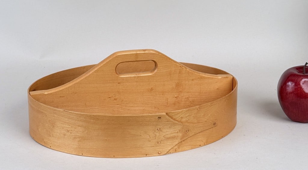 Contemporary Shaker Style Oval Divided Carrier (1 of 8)