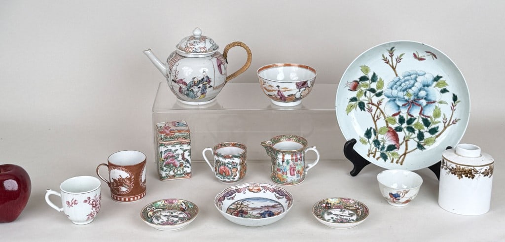 Group Thirteen Chinese Porcelain Accessories (1 of 19)