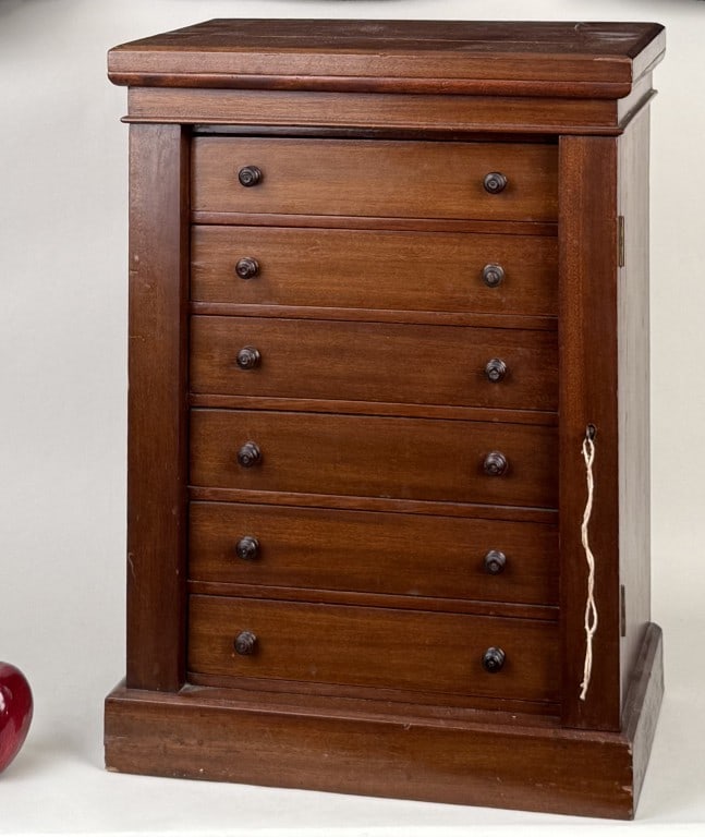 Wellington Lockside Miniature Chest (1 of 11)