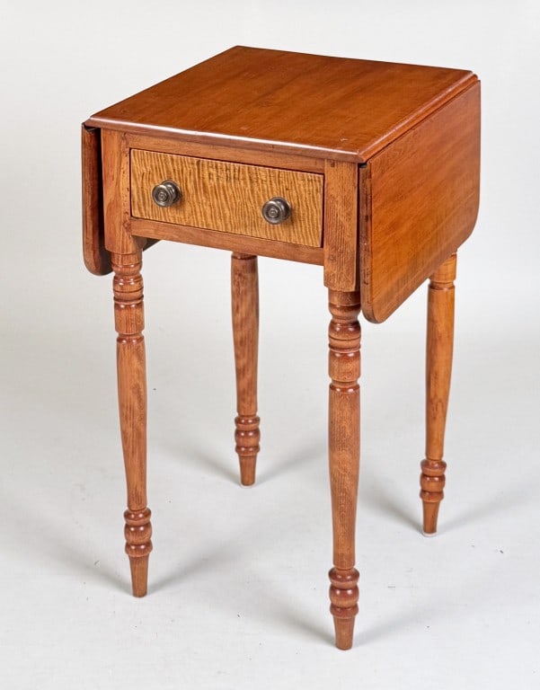 Sheraton Maple & Tiger Maple Drop Leaf Side Table (1 of 9)