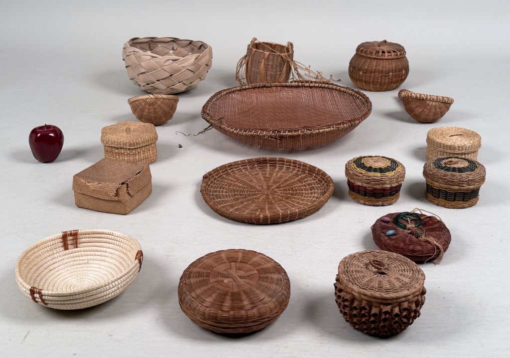 Group Sixteen Woven Accessory Wares (1 of 10)