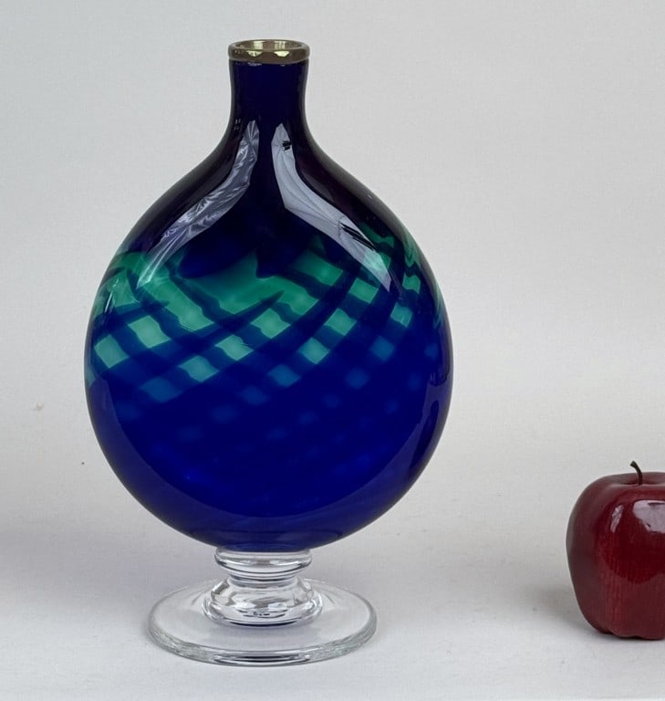 G. Cole, Blue Art Glass Vase (1 of 6)