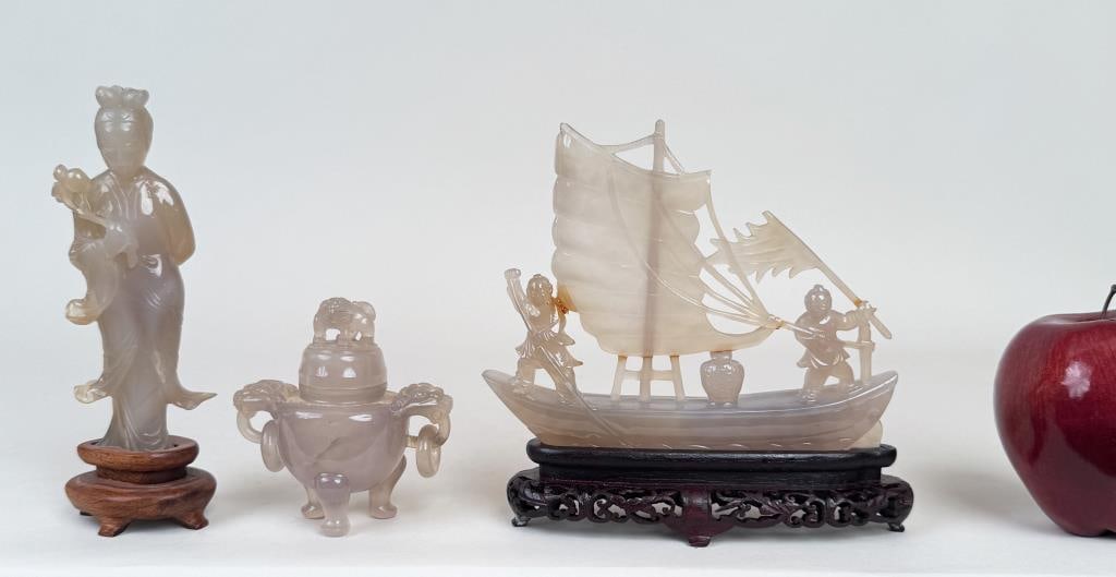 Group Three Chinese Carved Agate Items (1 of 8)