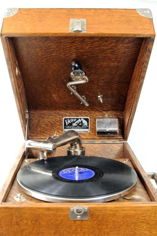 "Victor Talking Machine" Phonograph: Victor Talking Machine phonograph in oak case. Model VV-50 Serial Number 122882. 12" wide, 17 1/2" long.