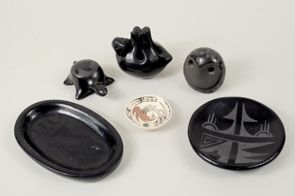 6 Vintage Santa Clara/San Ildefonso Pottery Items: Six vintage Santa Clara and San Ildefonso pottery items including a turtle signed "Dorothy G..." (probably Guttierez), a tray signed "Florence", another signed "Crescencia", a turtle signed "Peggy Taf