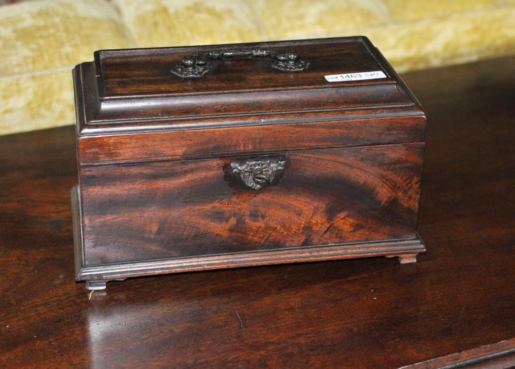 Georgian Mahogany Tea Caddy (1 of 3)
