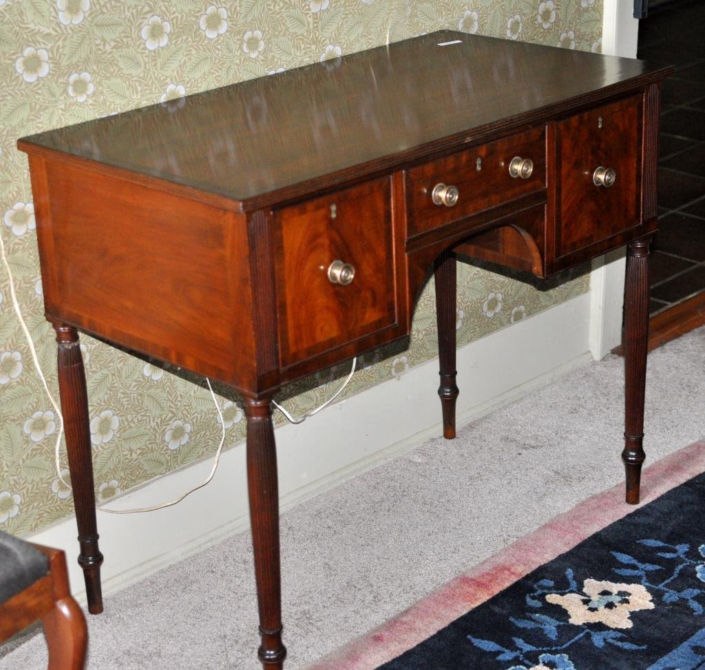 Sheraton Diminutive Server Reeded Legs (1 of 1)