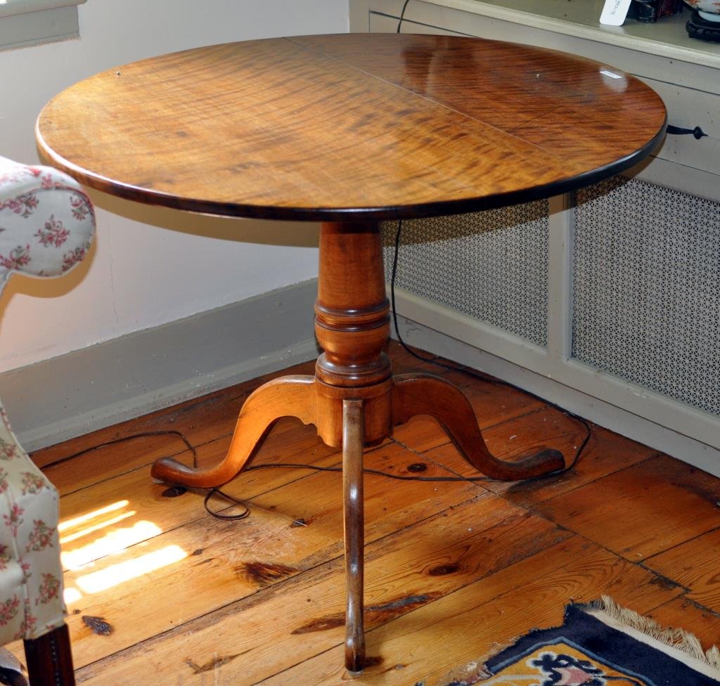 Possibly Rhode Island Curly Mahogany Tea Table (1 of 1)