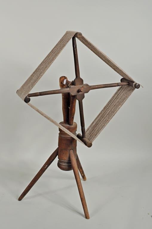 Early Possibly Shaker Turned Wood Wool Winder (1 of 2)