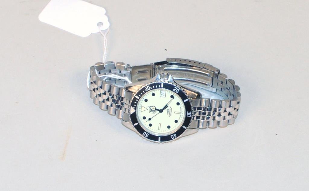 Tag Heuer Pro. 200 Meters Quartz Divers Mens Watch (1 of 2)