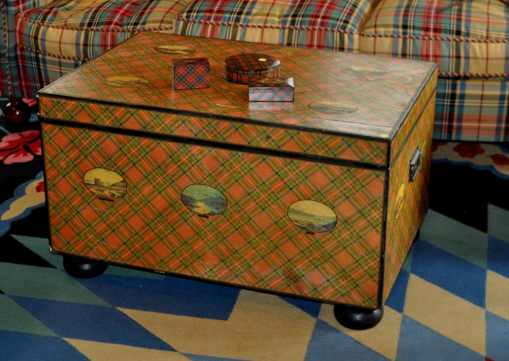 Tartan Decorated Chest, Various Scenes (1 of 3)