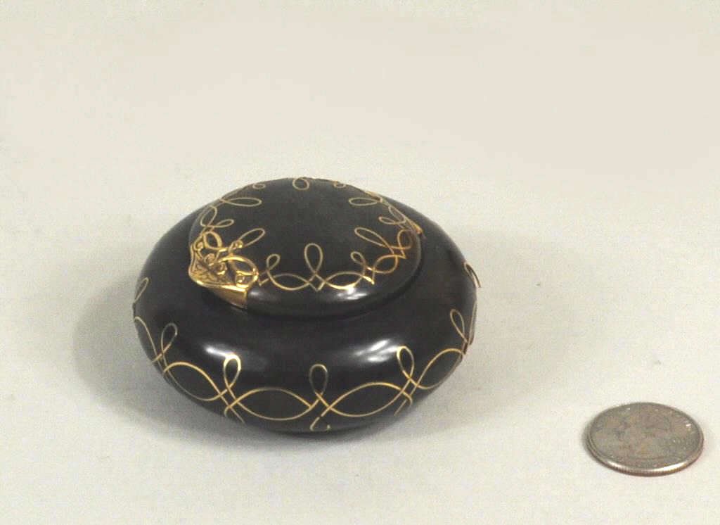 English 18K Gold Inlaid Tortoise Shell Box (1 of 7)