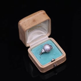 18K GOLD DIAMOND AND NATURAL PEARL RING, WITH BOX