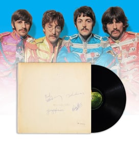 THE BEATLES SIGNED VINYL RECORD OF "WHITE ALBUM", NUMBERED 0520105