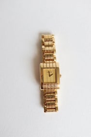 BOUCHERON PARALLEL COLLECTION WATCH, 18K GOLD, DECORATED WITH RAISED PATTERNS