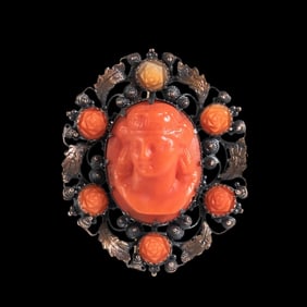 18K GOLD ANTIQUE SHELL CAMEO BROOCH