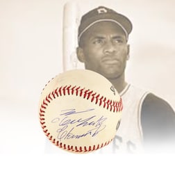 ROBERTO CLEMENTE SIGNED SPALDING BASEBALL
