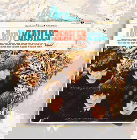 THE BEATLES SIGNED VINYL RECORD OF "THE EARLY BEATLES"