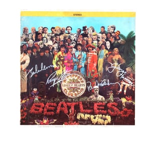 THE BEATLES - FULLY SIGNED "SGT. PEPPER'S LONELY HEARTS CLUB BAND" ALBUM (1967)