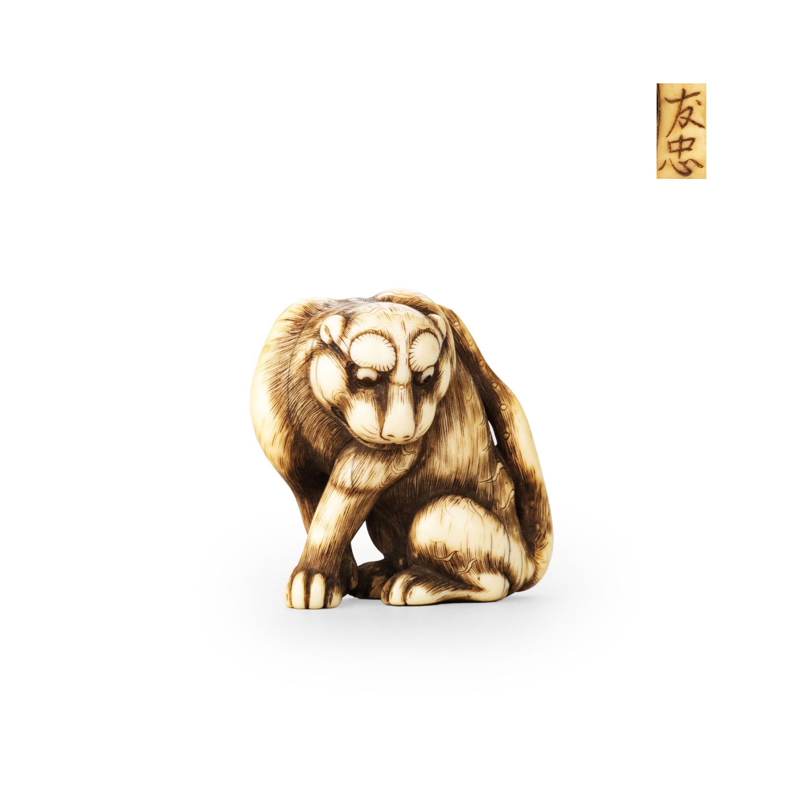 Tiger Netsuke by Tomotada: Height: 4.3cm Length: 4.1cm Wide: 2.8cm [Export outside of Japan is prohibited]
