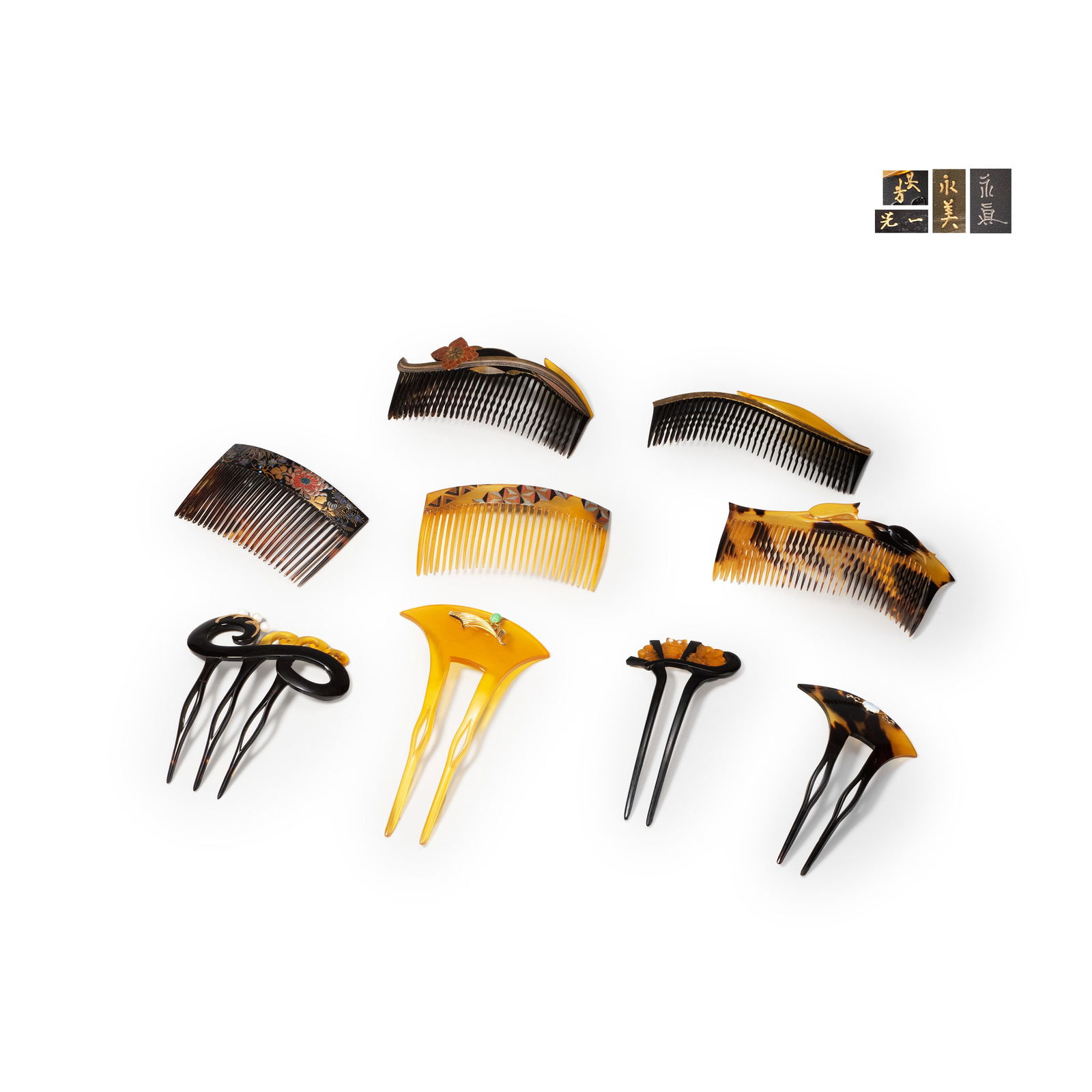 Five combs and four hairpins, signed: Dimensions vary [Export outside of Japan is prohibited]
