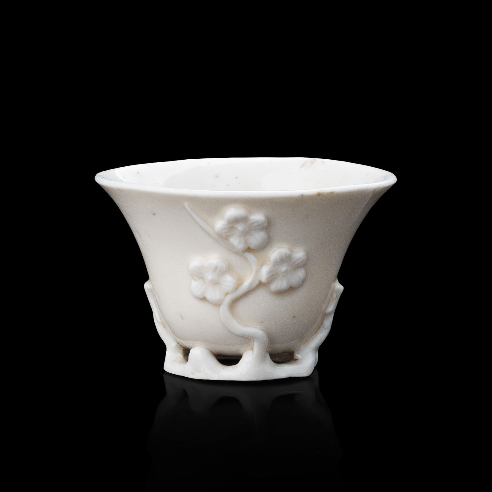 White Porcelain Sake Cup from Dehua Kiln: Height: 5.9cm Length: 8.7cm Wide: 7.2cm