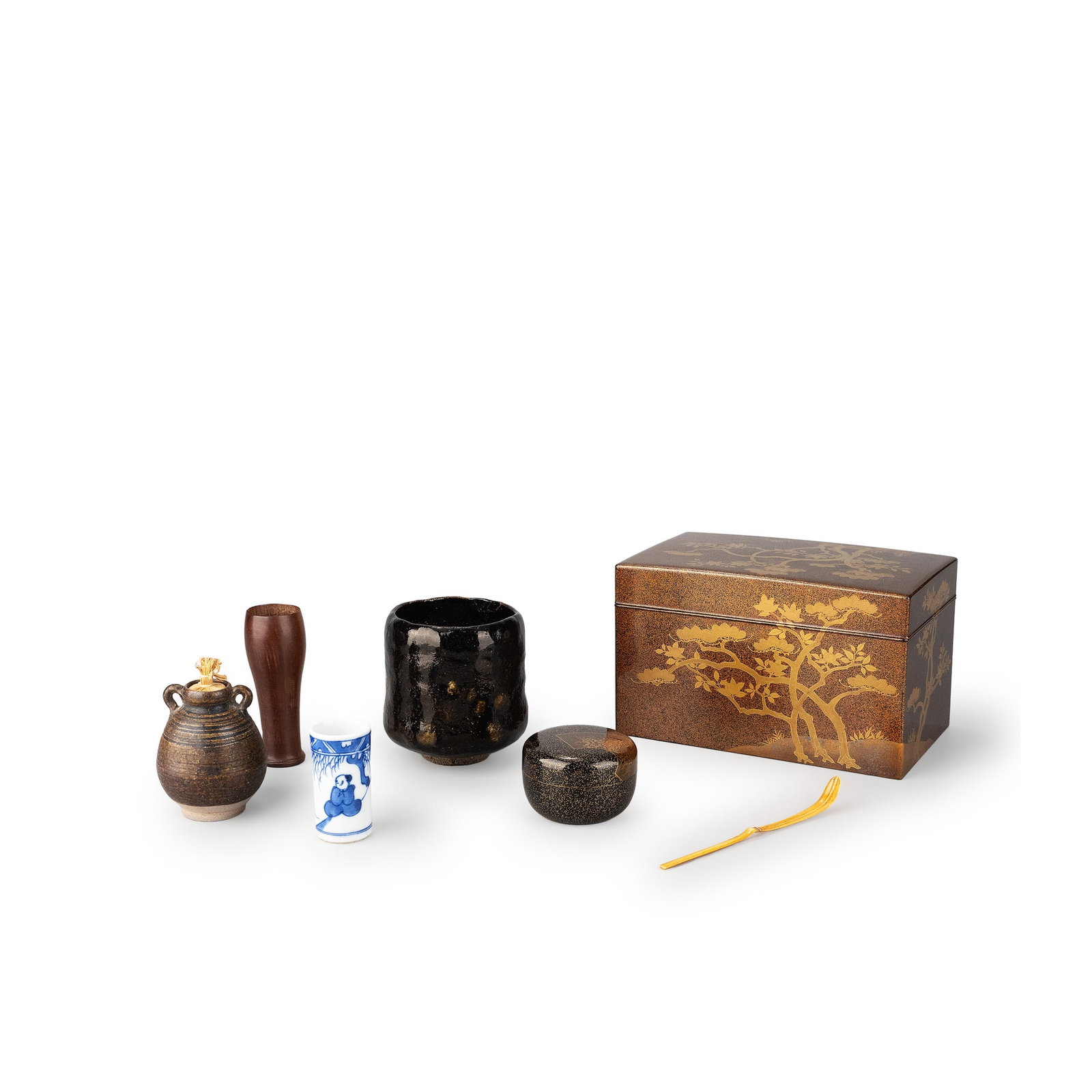 Sencha tea utensils set with lacquered maki-e box (1 of 15)