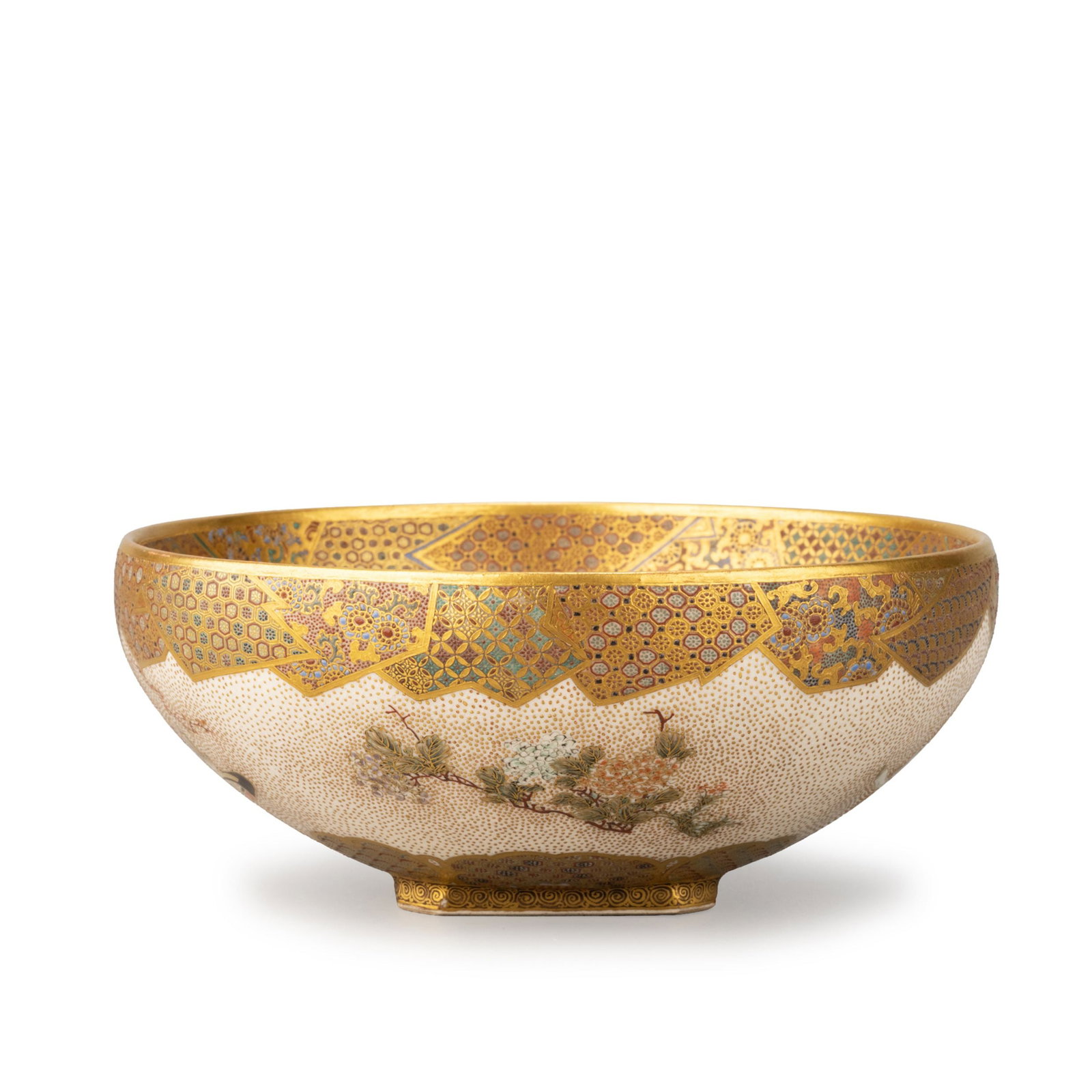 Satsuma Ware Bowl by Hozan: Demonstrating the remarkable craftsmanship and decorative sophistication for which Meiji-period Satsuma ware is celebrated.The interior is richly covered with a brilliant gilt ground and exquisitely p