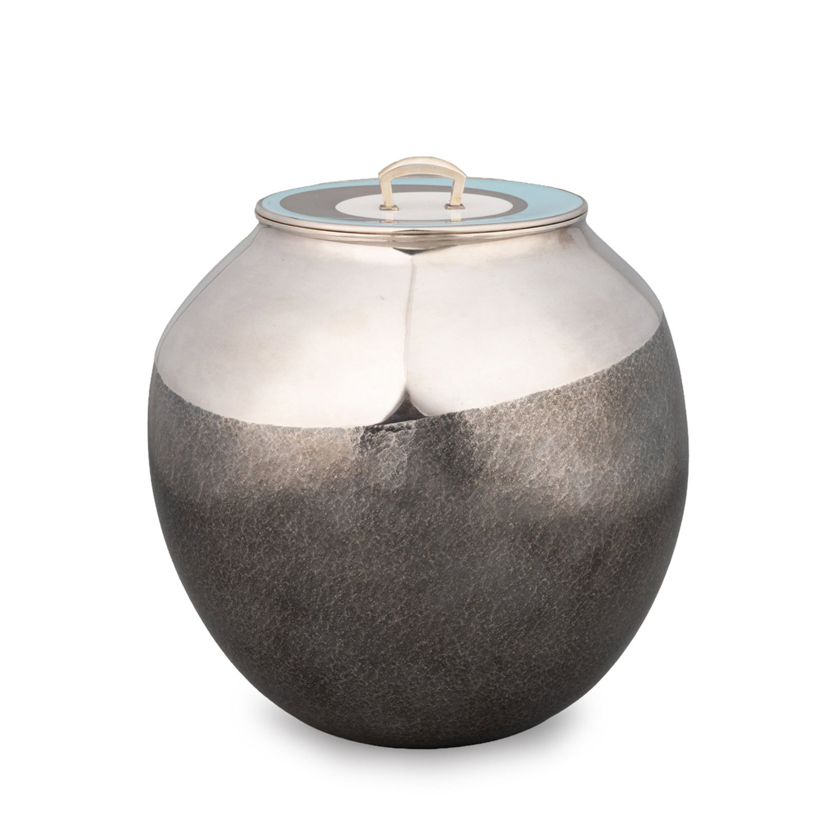 Silver Mizusashi by Chikueido Eishin VII: This refined mizusashi is crafted in silver by the seventh-generation Chikueido master, Eishin [Nakamura Yoshinaga], one of Kyoto's distinguished contemporary metal artists and heir to the historic Ch
