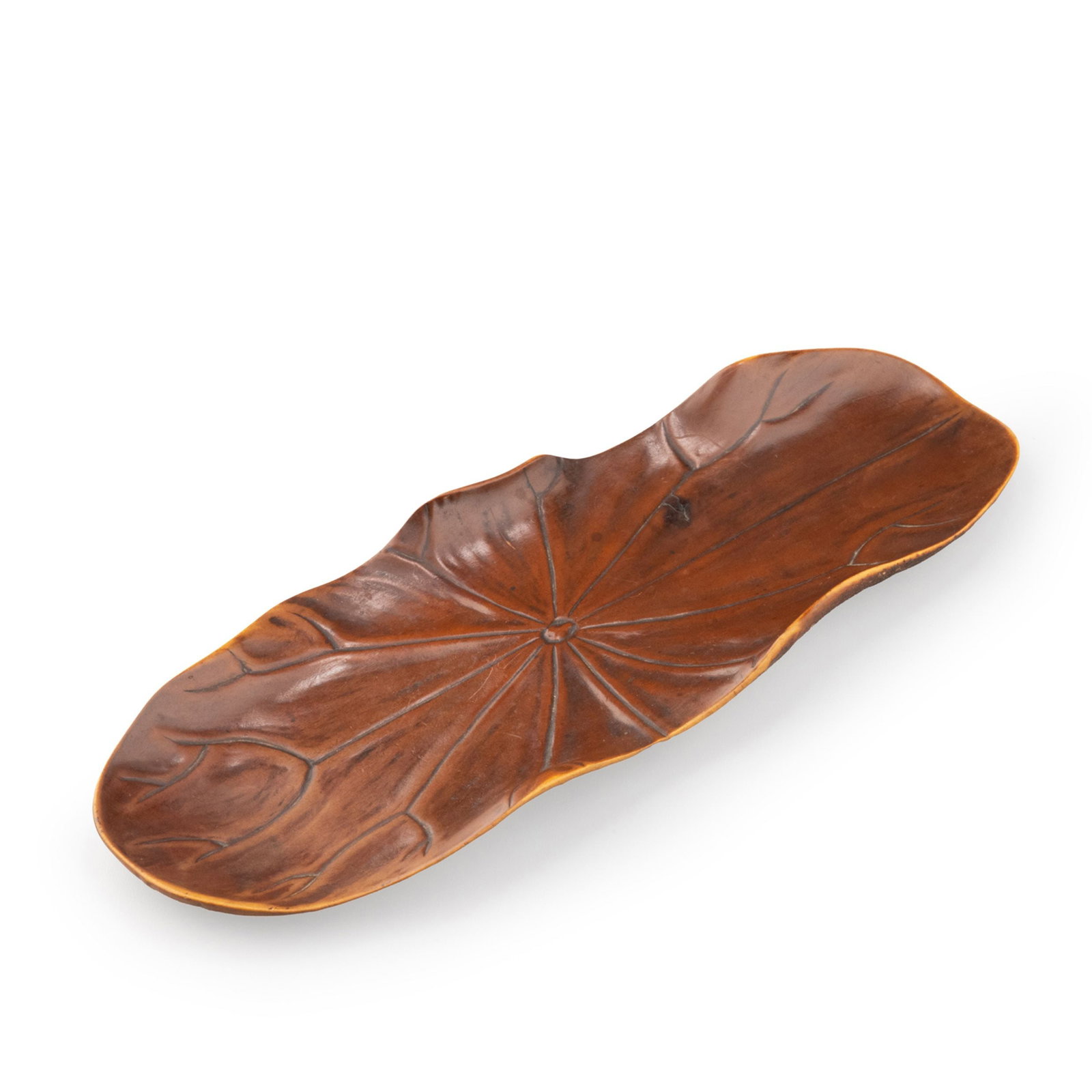 Wood Tea Scoop: Carved in the natural form of a lotus leaf, this elegant wooden tea scoop tray embodies the understated aesthetics of the tea ceremony. The gently undulating outline and finely incised veins faithfull