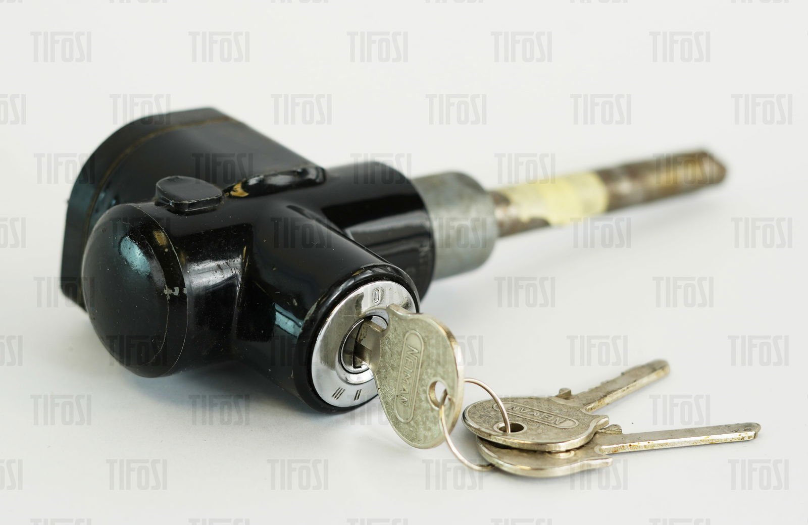 Ferrari 365 246 512 308 Neiman NOS Ignition Barrel: A new old stock Neiman ignition barrel to suit Ferrari 365, 246 and others. Complete with 3x original keys, an extremely rare find.