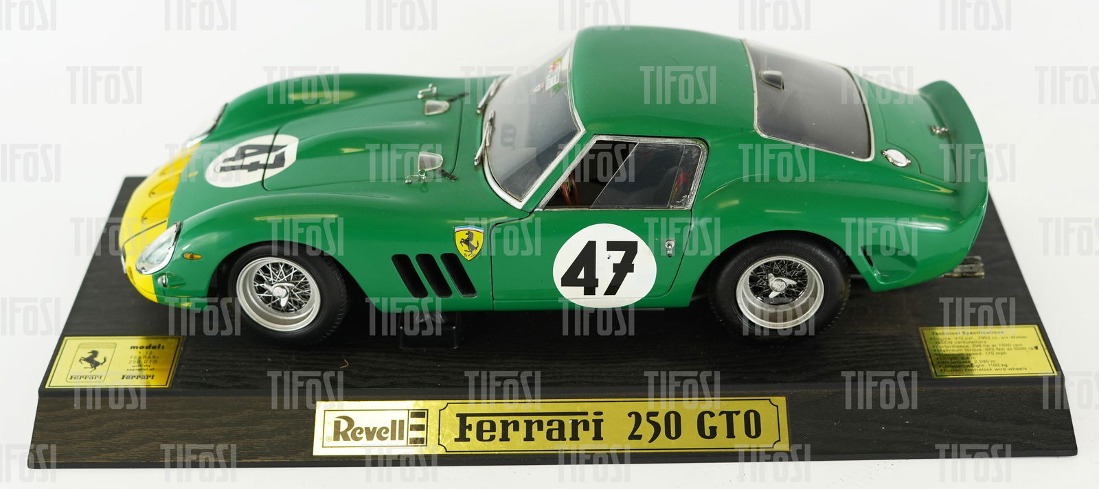Ferrari 250 GTO 1:12 Scale Model (1 of 4)