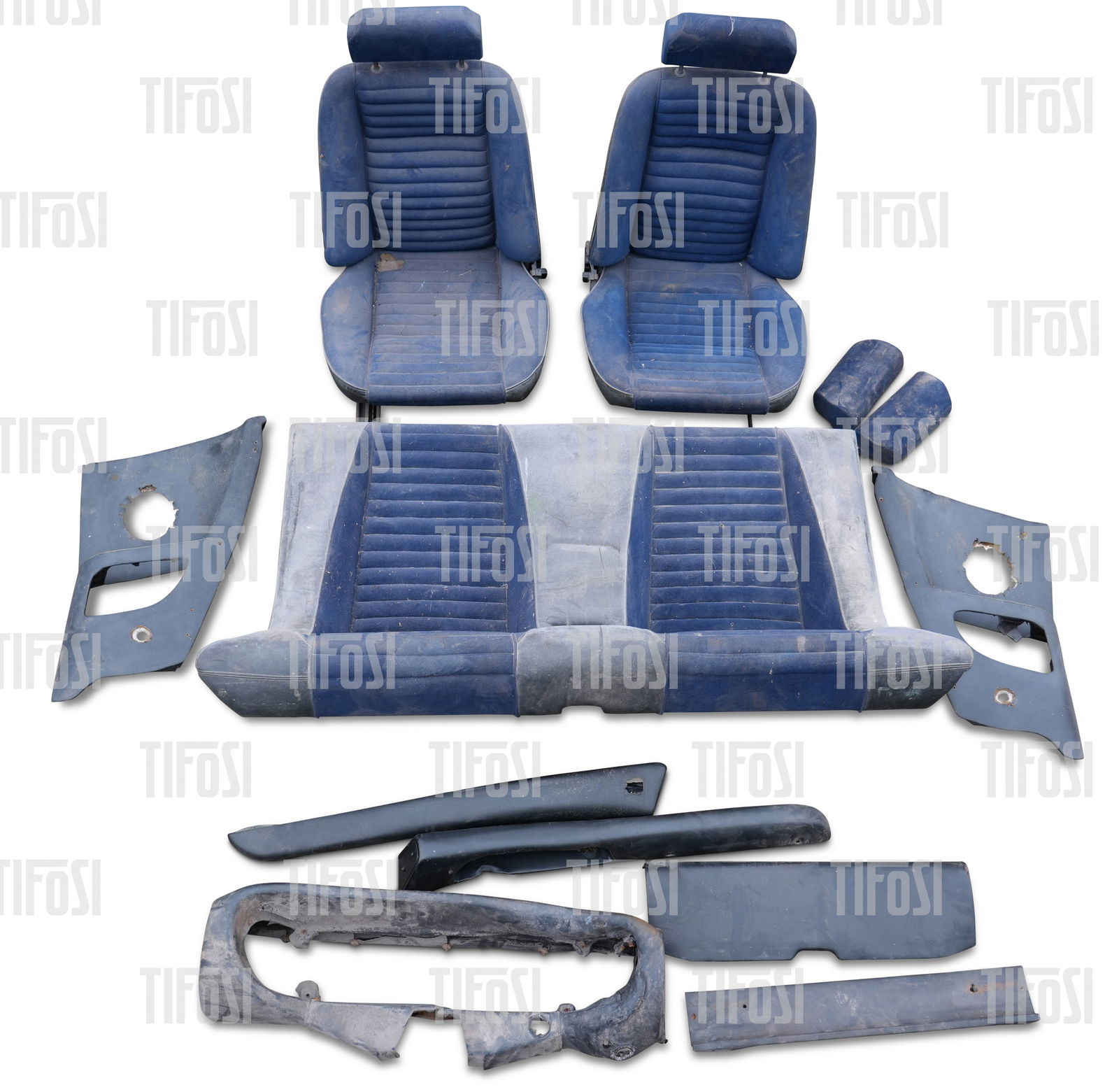 Ferrari 308 GT4 Dino Interior Blue (1 of 7)