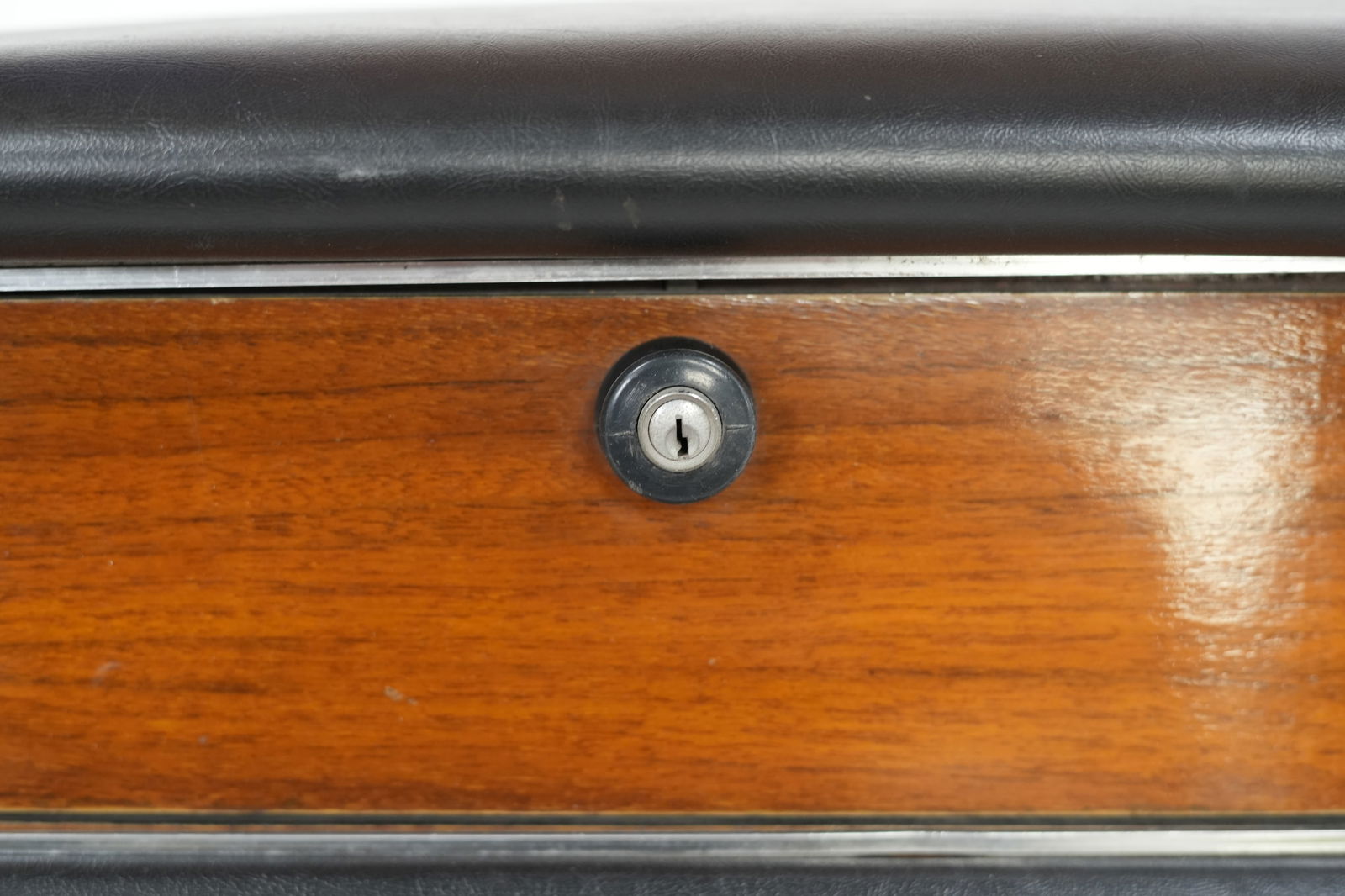 Ferrari 330 GTC Dashboard RHD - 5