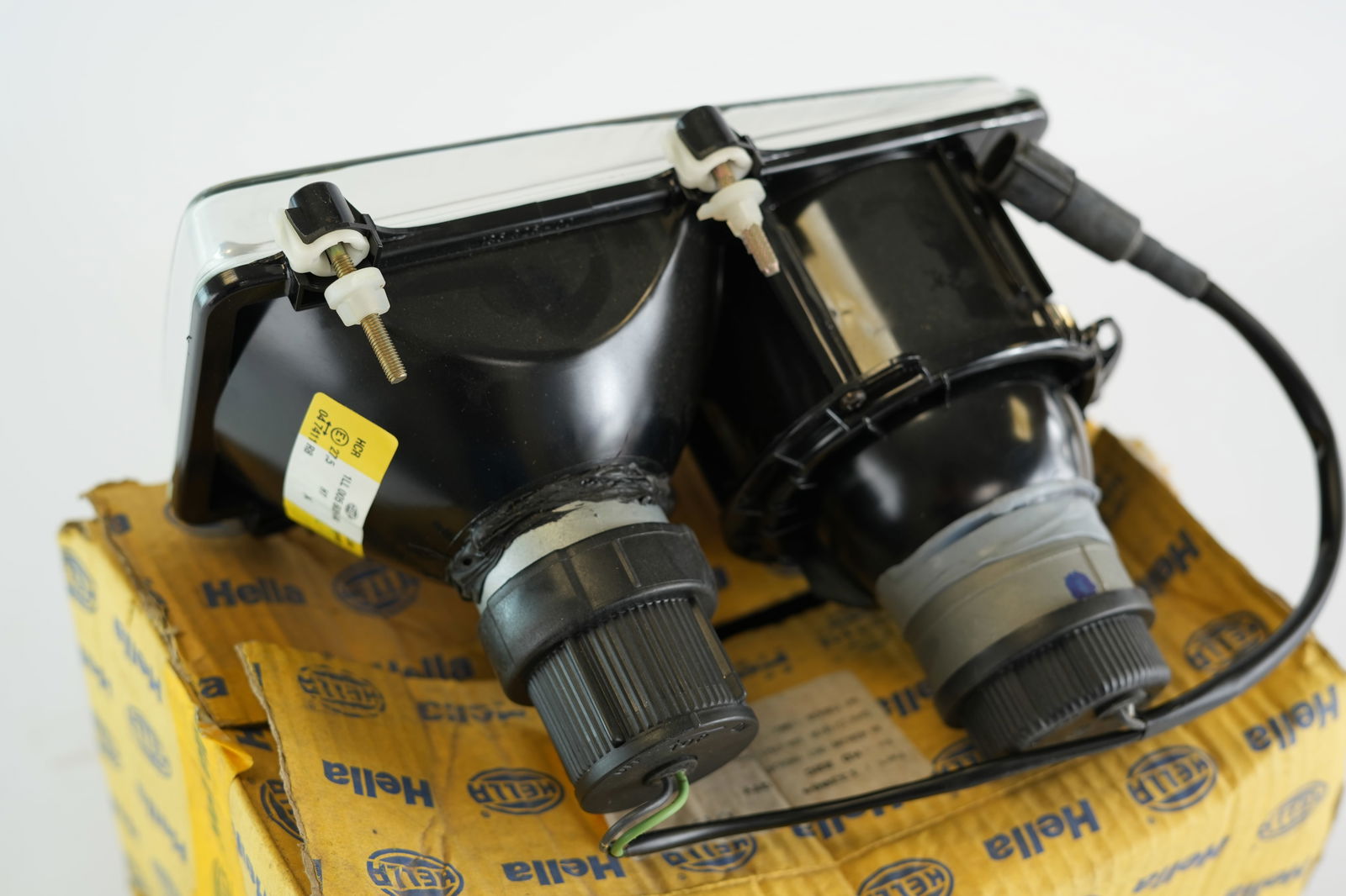 Ferrari 355 NOS Hella Headlamp - 2