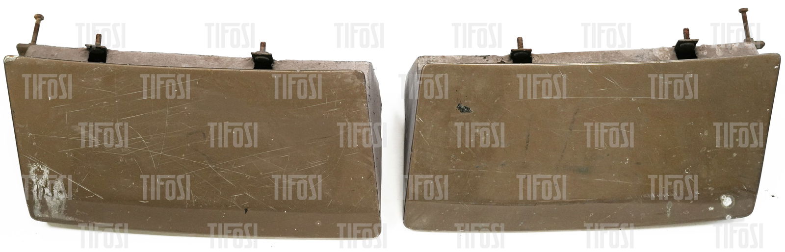 Ferrari 400 Headlamp Pods: A pair of used Ferrari 400 headlamp pods, some corrossion.