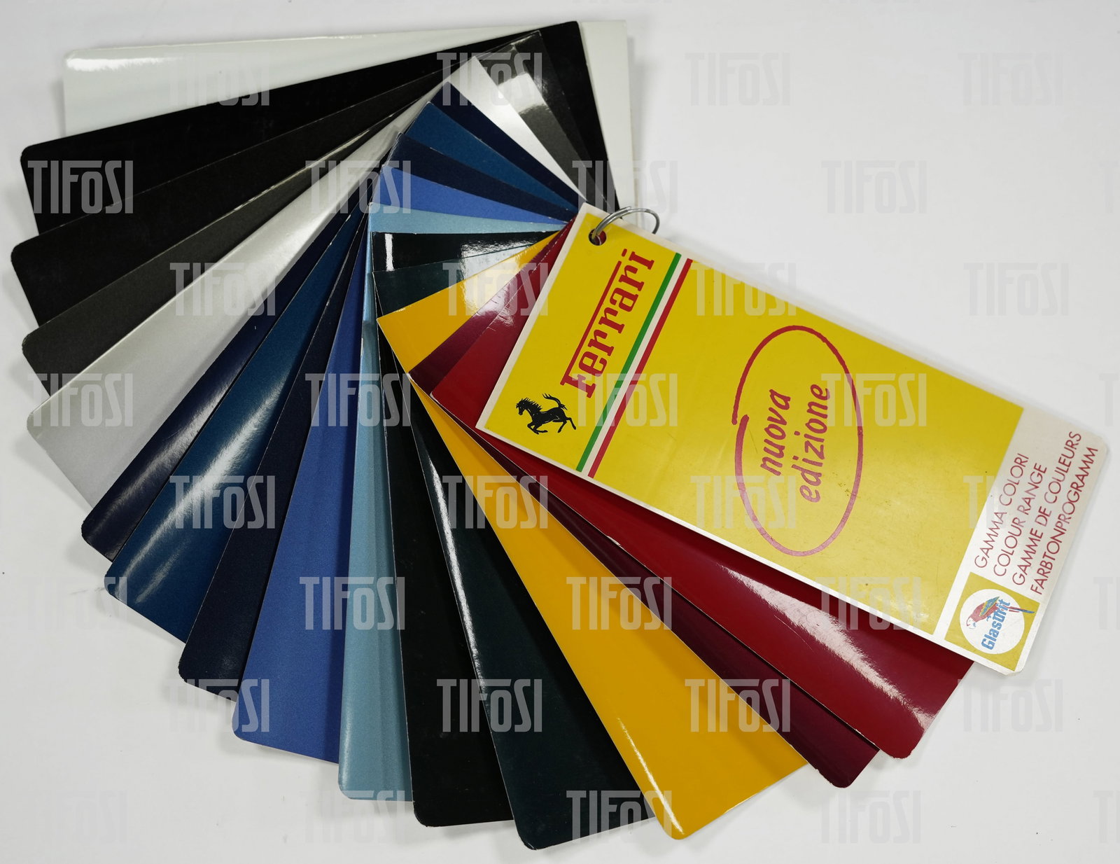 1995 Ferrari Glasurit Paint Sample Swatch: A rare Ferrari paint sample swatch by Glasurit. 15 samples, 17.5x8CM. Dated 1995.